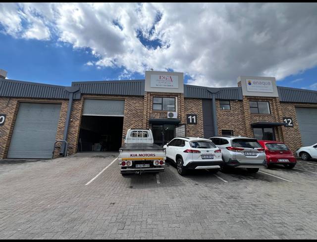 252M² WAREHOUSE TO LET IN LASER PARK